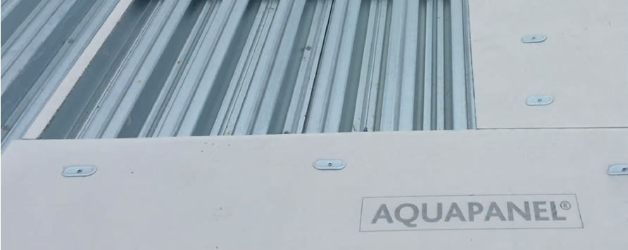 Rétegrendek kialakítása AQUAPANEL® Cement Board Rooftop teherelosztó lemezzel